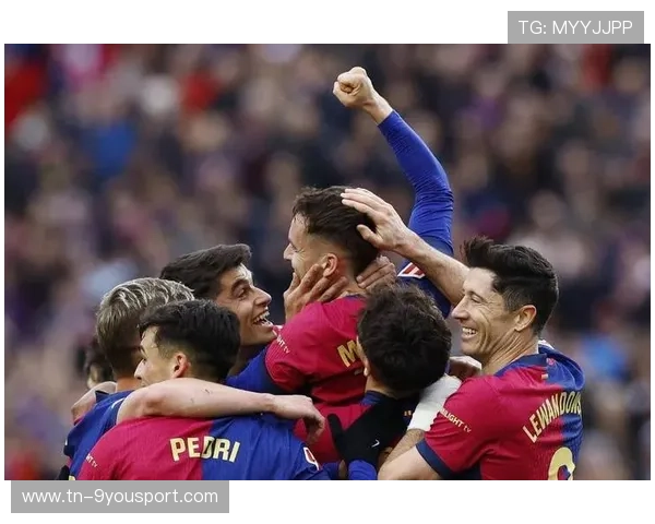 西甲焦点：巴萨4-2战胜巴伦西亚，莱万梅开二度，西甲巴萨4-0大胜